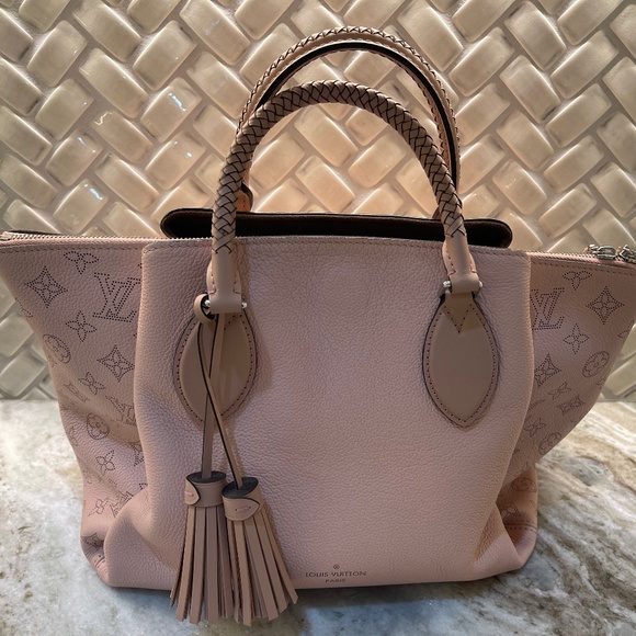 LOUIS VUITTON HAUMEA - Picture 1 of 12